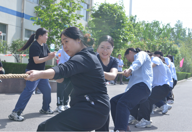迎五一，展風(fēng)采——新風(fēng)光第二十一屆春季運(yùn)動(dòng)會(huì)召開